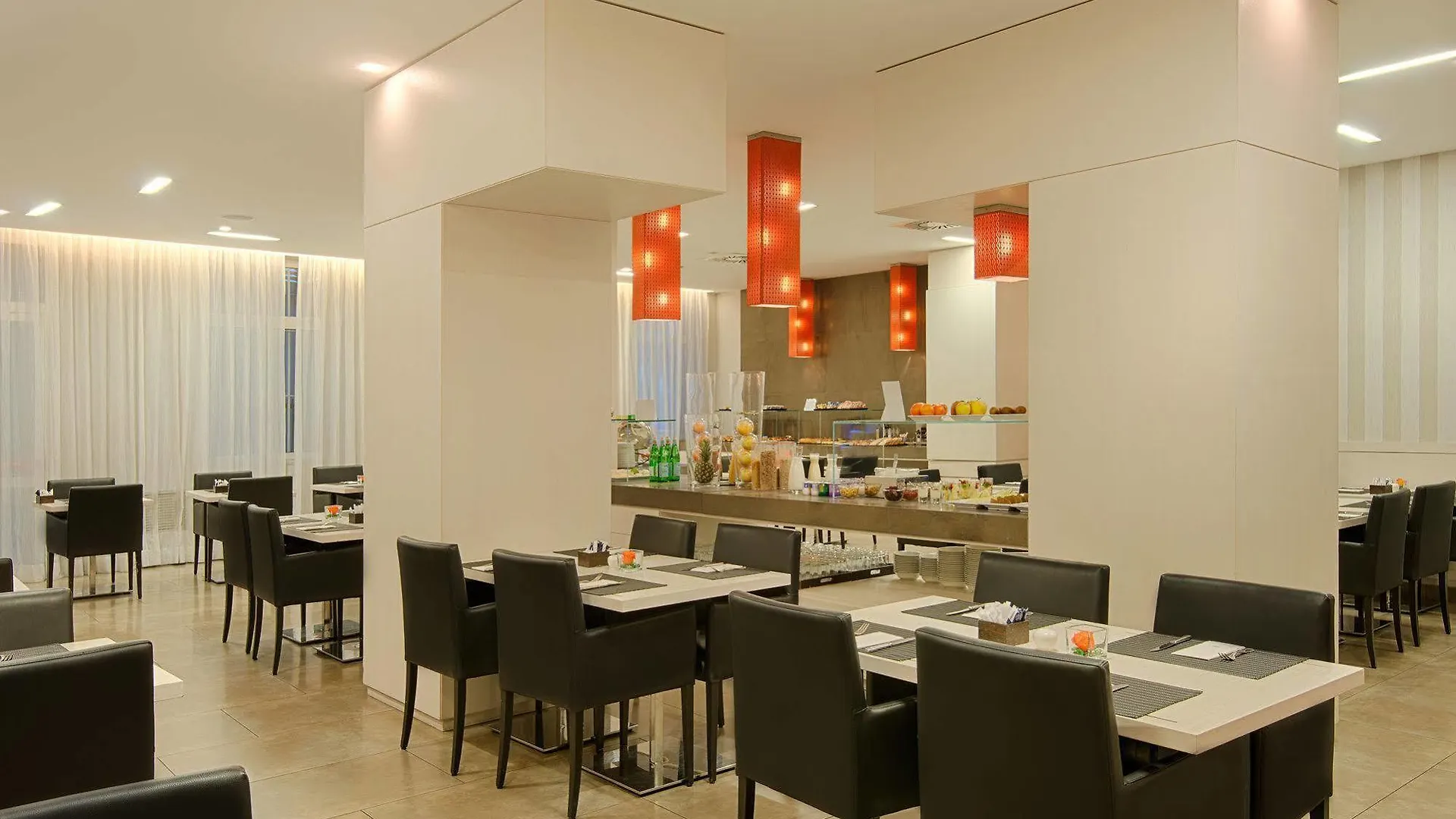 מלון Nh Genova Centro