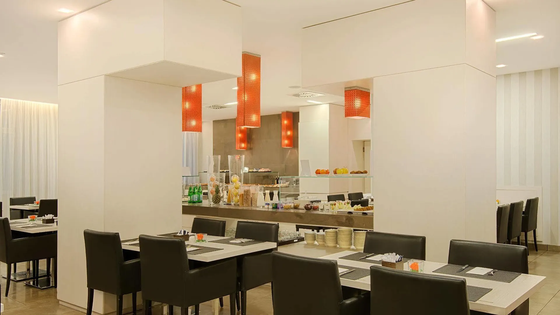 Nh Genova Centro Ξενοδοχείο